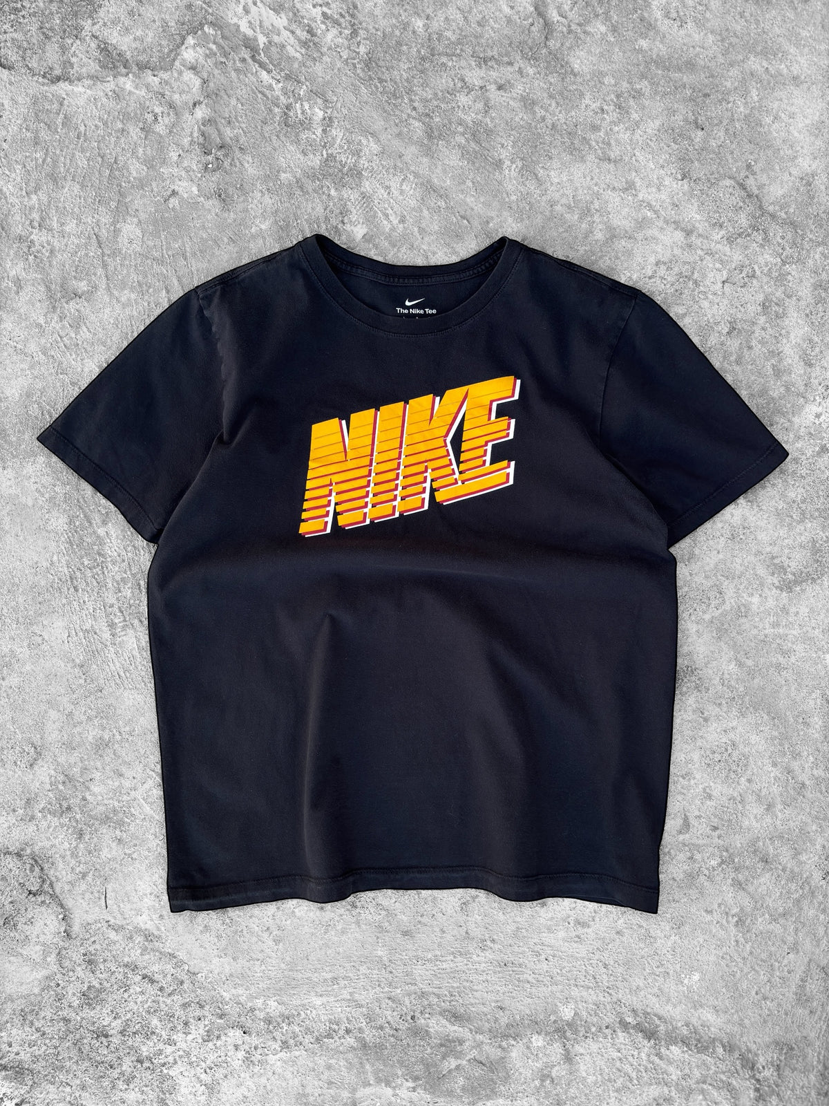 Nike Tee - L