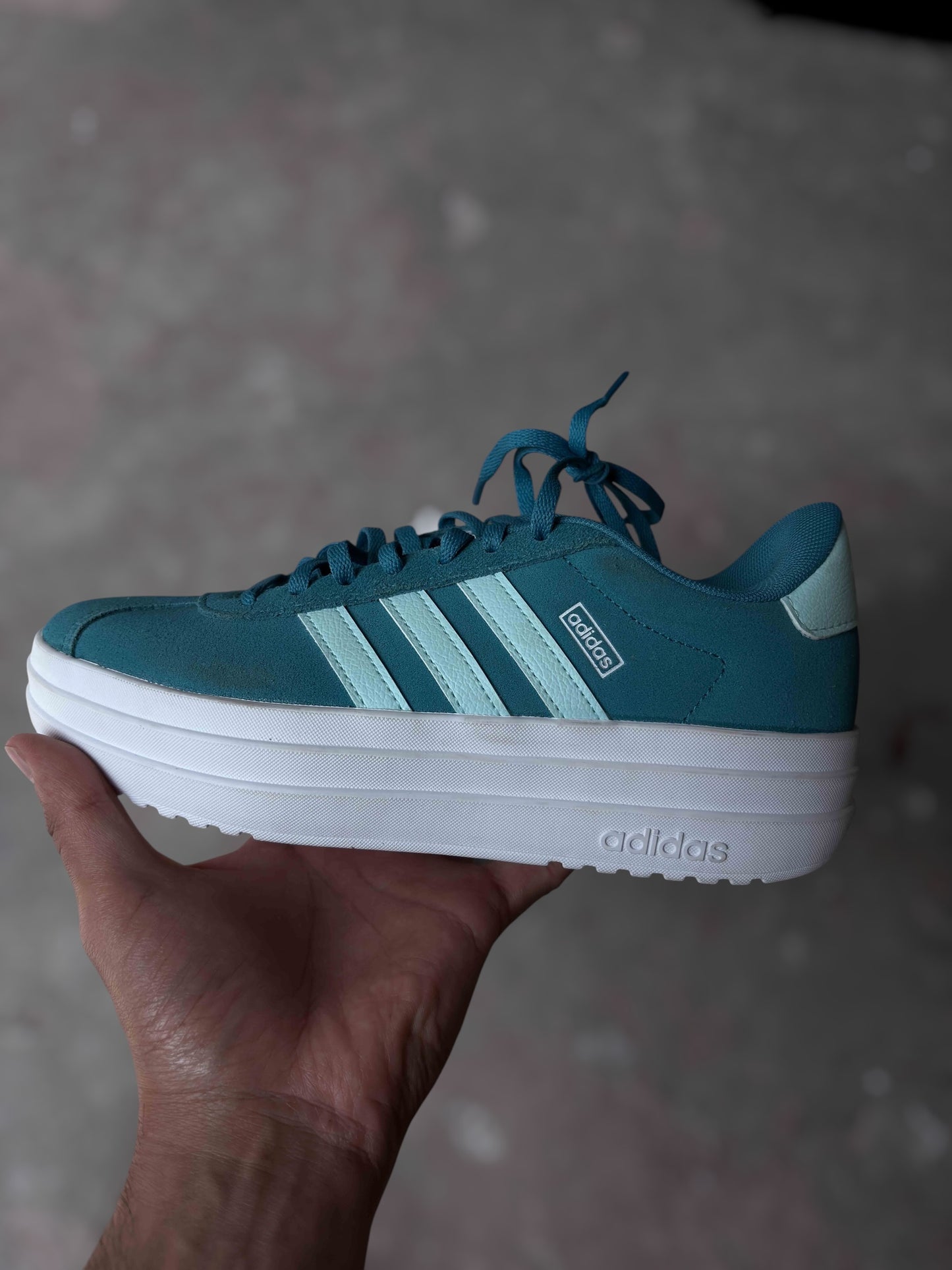 Adidas Court Bold - 24.5 US
