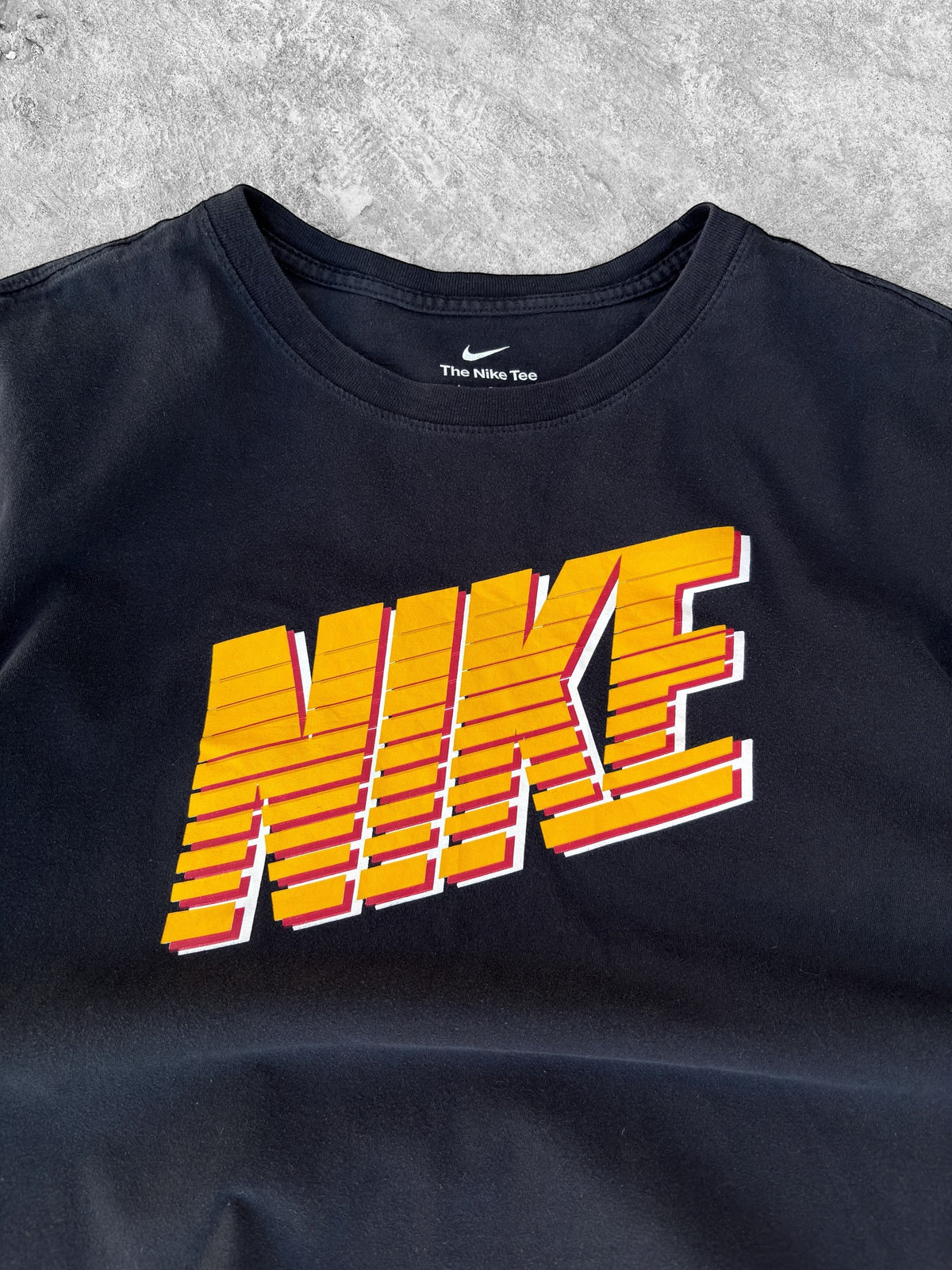 Nike Tee - L