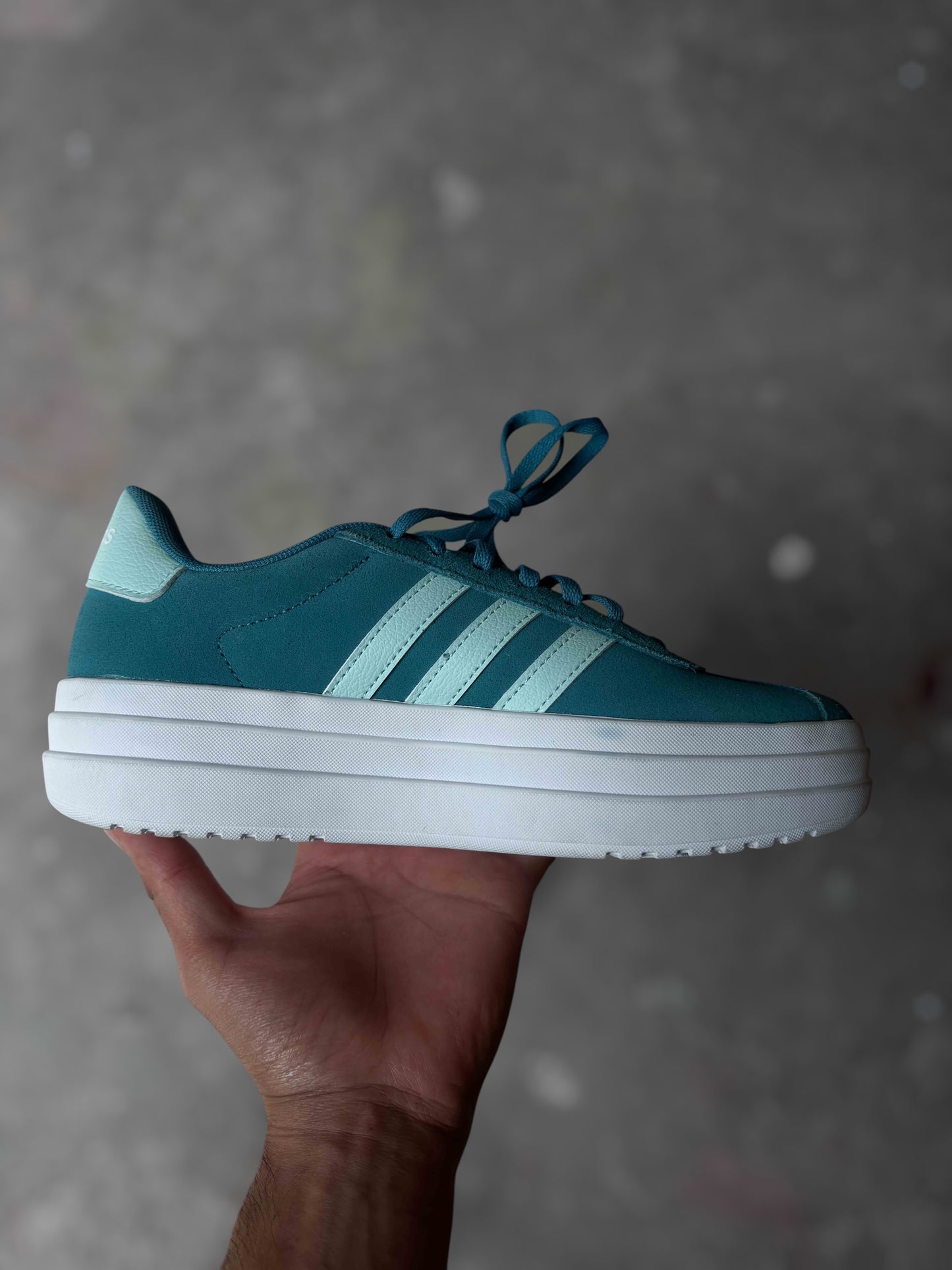 Adidas Court Bold - 24.5 US